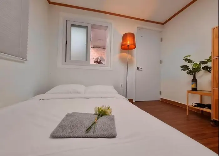 Hotel Nuha278 *